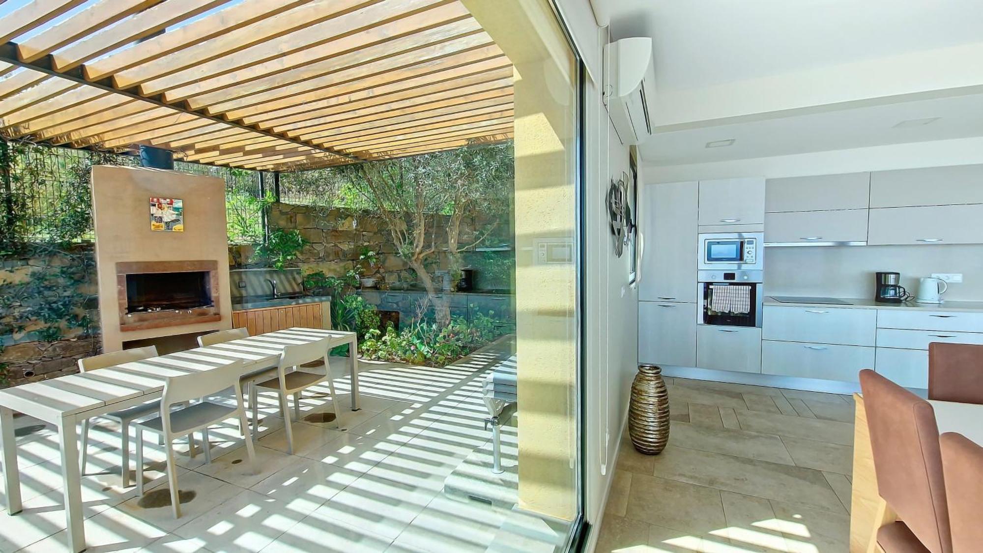 Eden Sun - A Modern Luxury Villa With A Panoramic View ปราเซเรช ภายนอก รูปภาพ